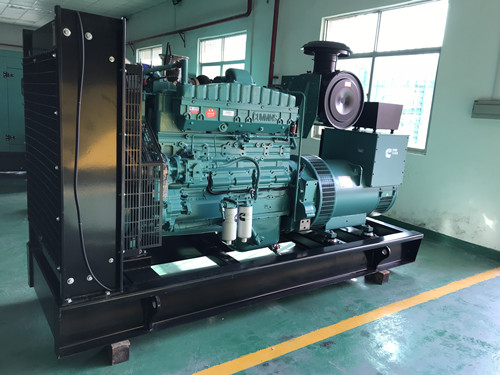 300KW <a href=http://pz5655.cn/ target=_blank class=infotextkey>康明斯發(fā)電機(jī)</a>組 (3).jpg